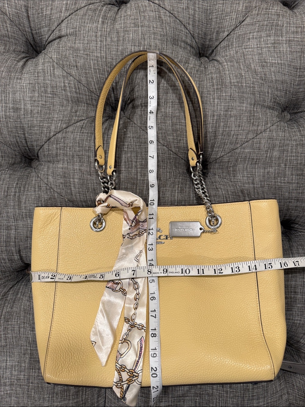 Coach Bag Cammie Pale Yellow Pebbled Leather Tote with Chain-Strap Handles - Picture 17 of 17